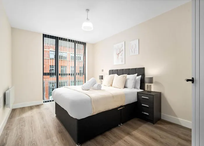New Luxury Two Bedroom Apartment - City Centre - Jq - Wifi - Netflix - 5Ah