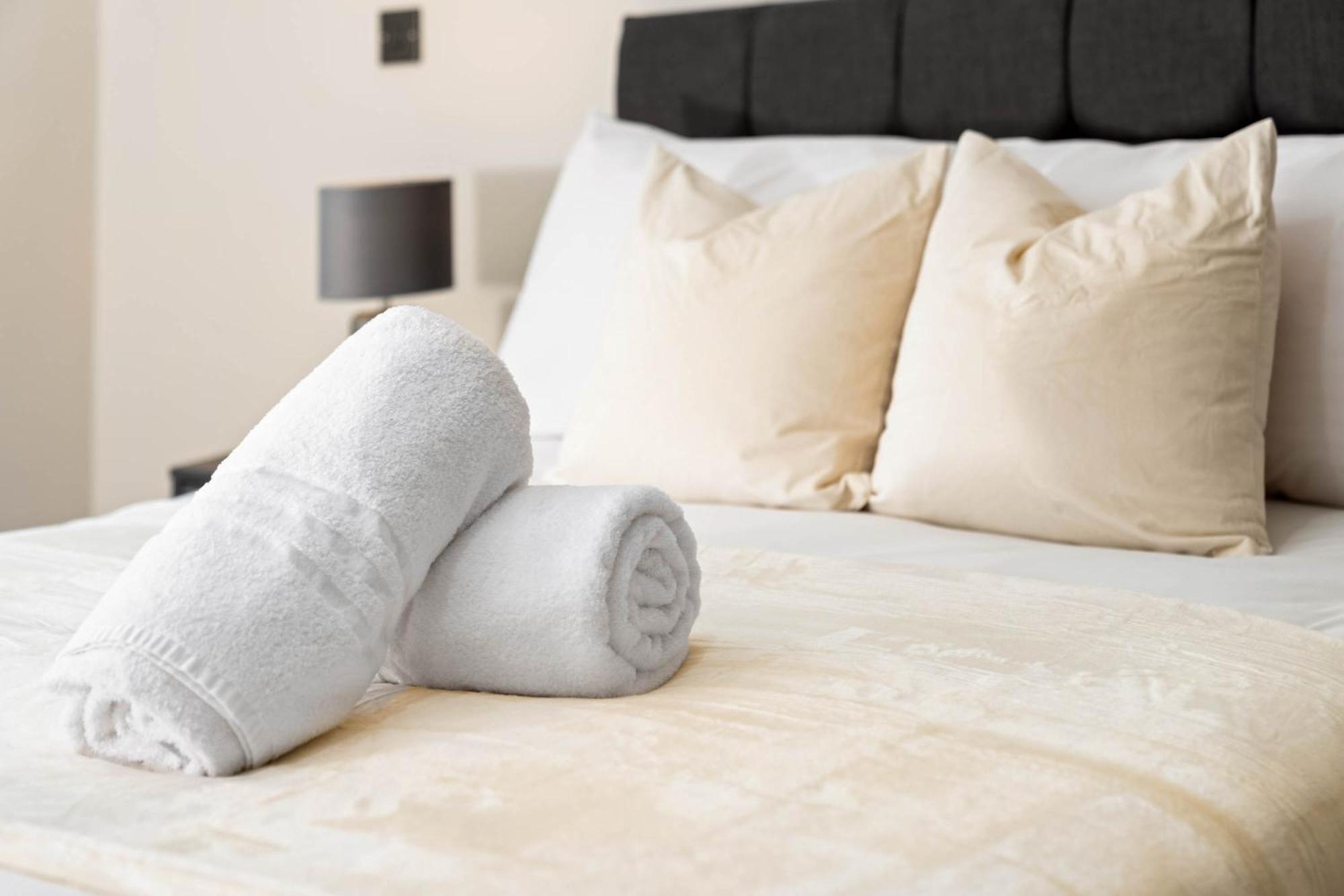 New Luxury Two Bedroom - Centre - Jq - Wifi - Netflix - 5ah Apartment *