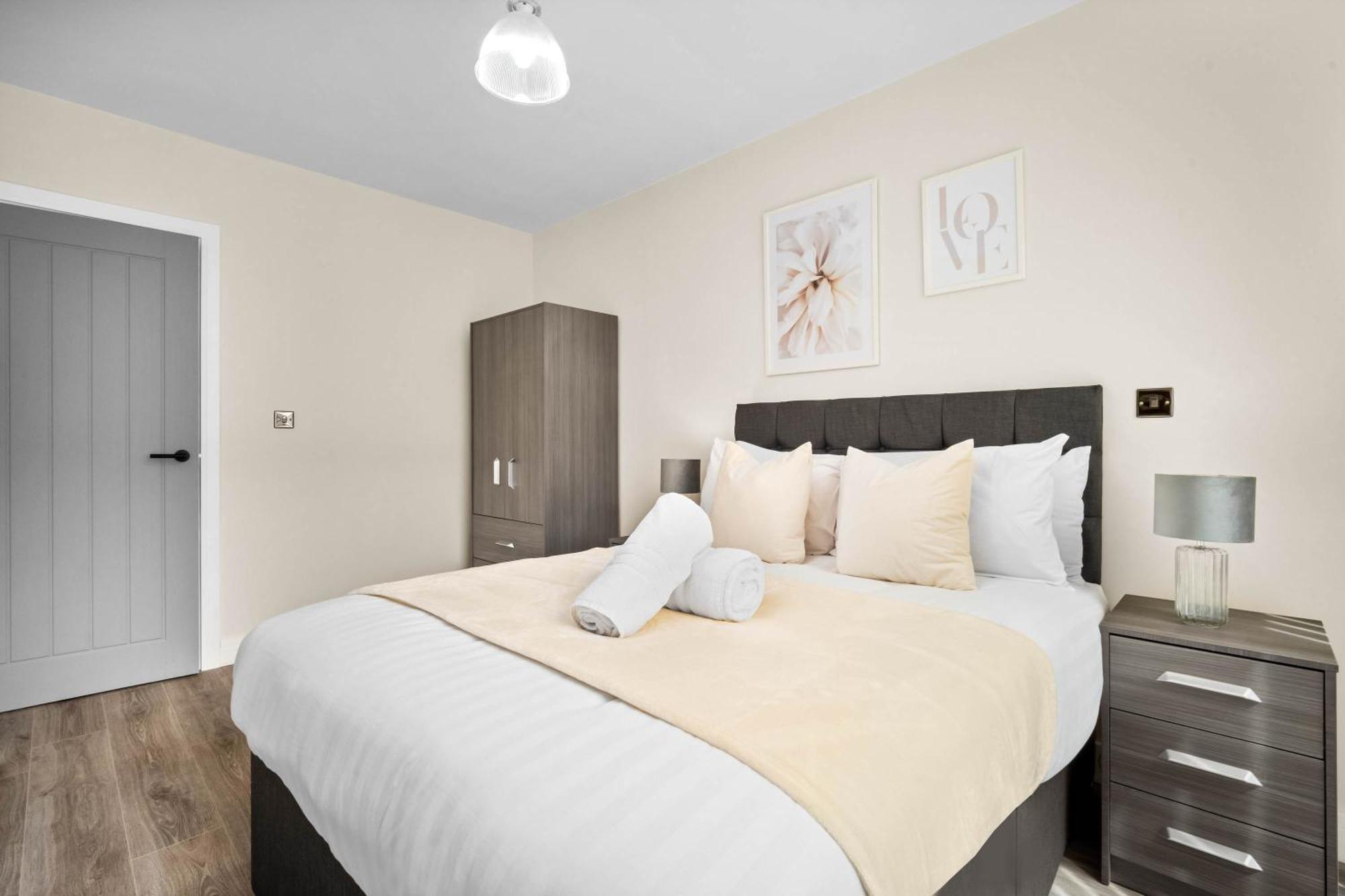 New Luxury Two Bedroom - Centre - Jq - Wifi - Netflix - 5ah *